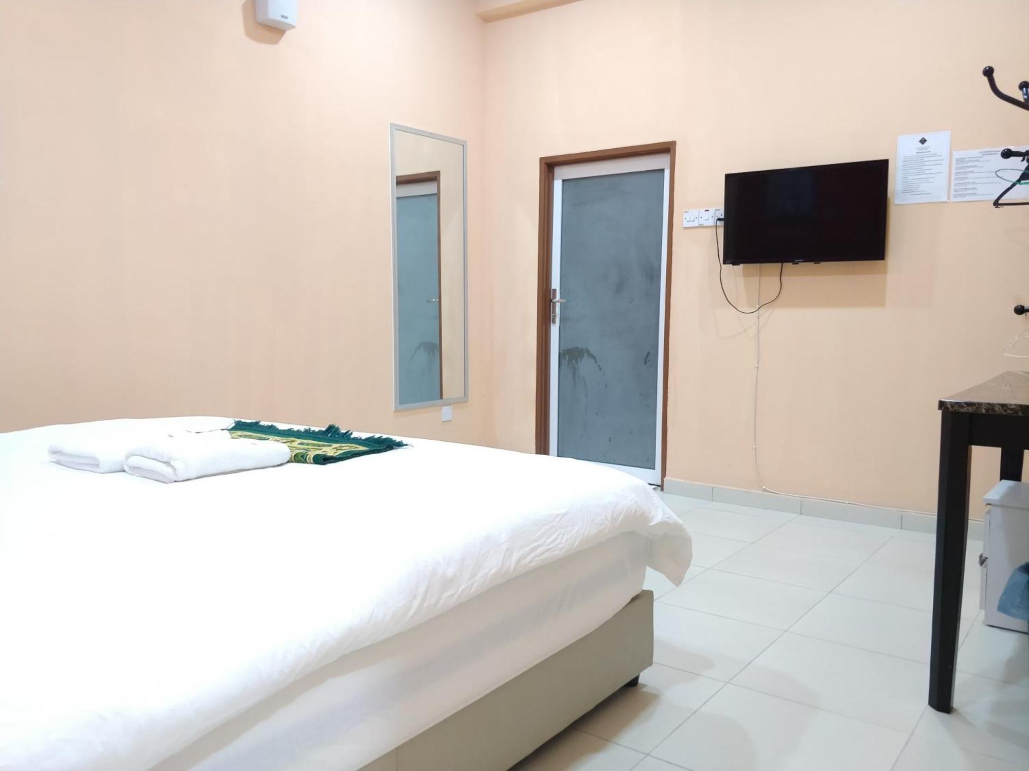 Hotel Puteri Miqaila Seri Iskandar Dış mekan fotoğraf