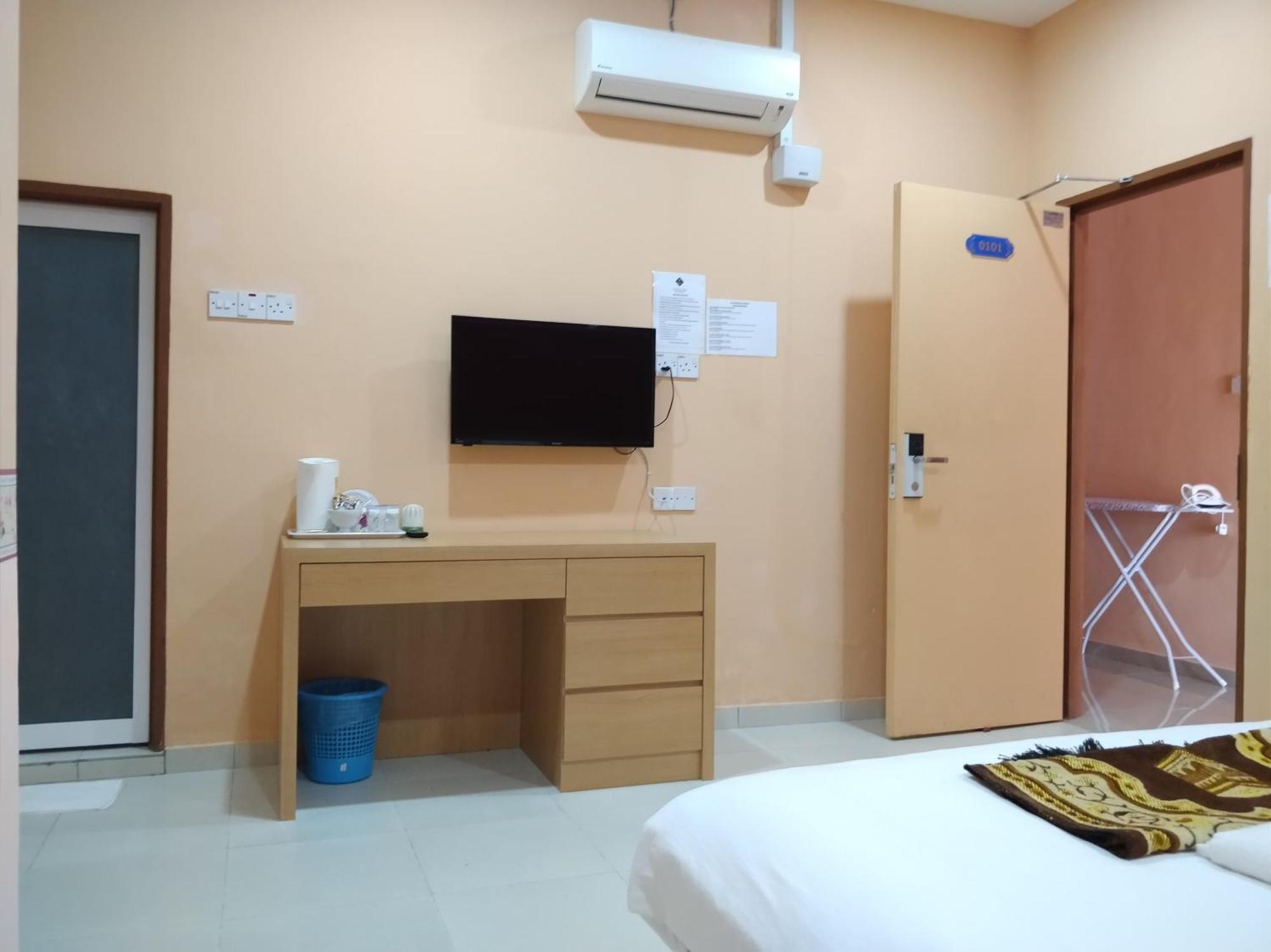 Hotel Puteri Miqaila Seri Iskandar Dış mekan fotoğraf