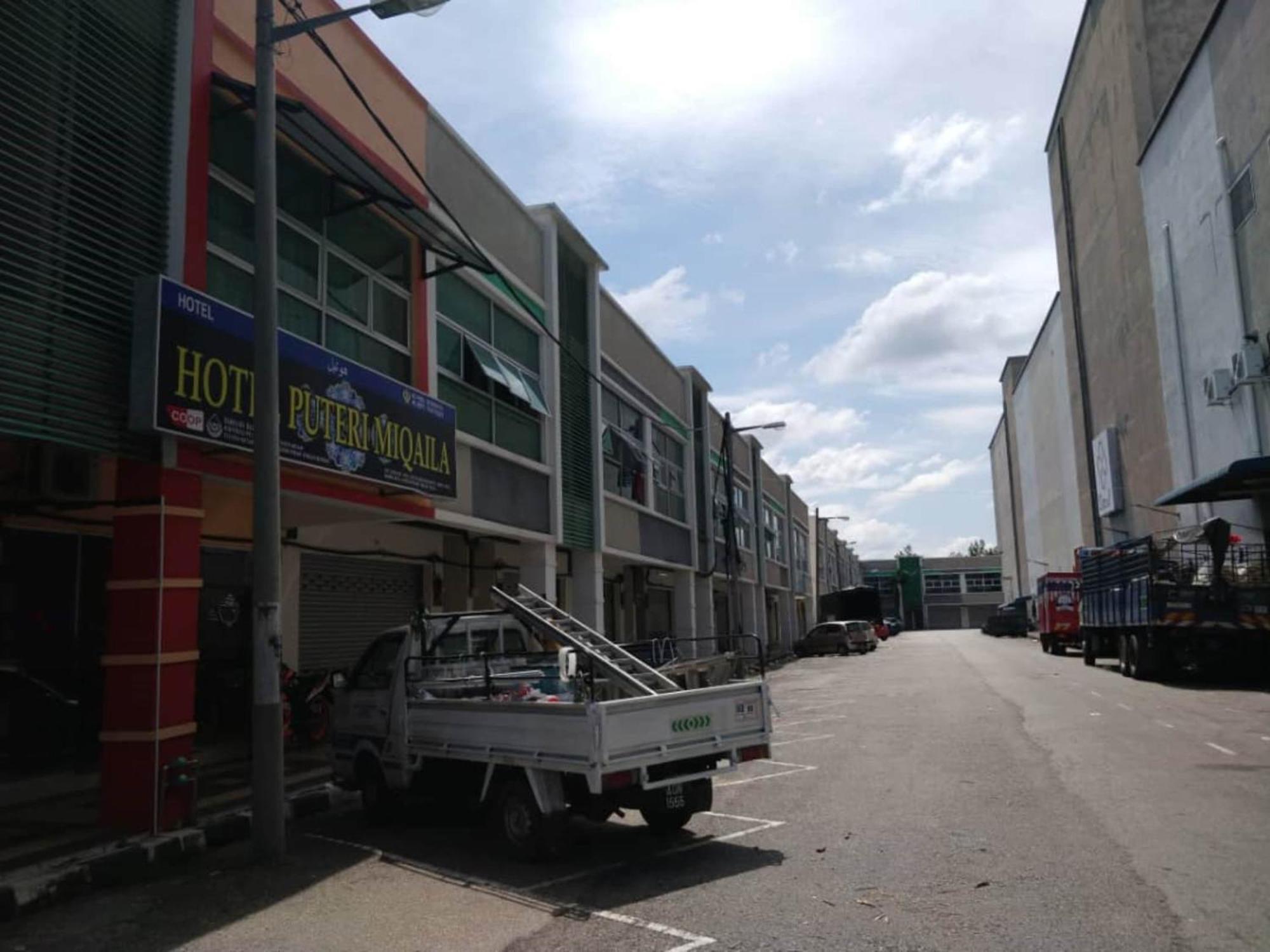 Hotel Puteri Miqaila Seri Iskandar Dış mekan fotoğraf