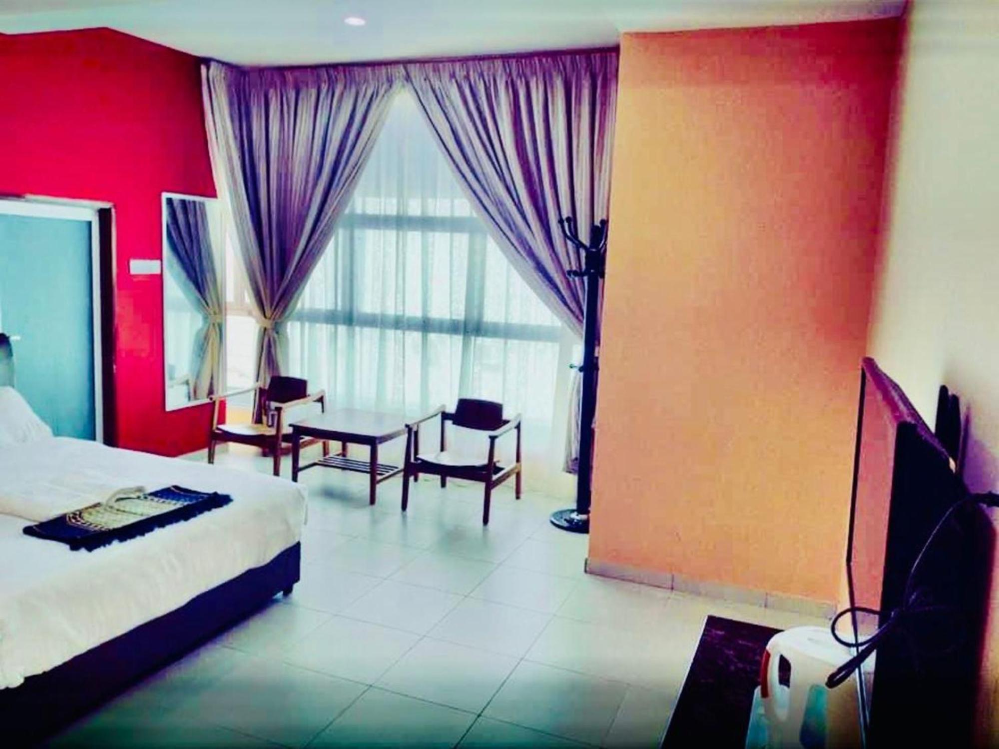 Hotel Puteri Miqaila Seri Iskandar Dış mekan fotoğraf