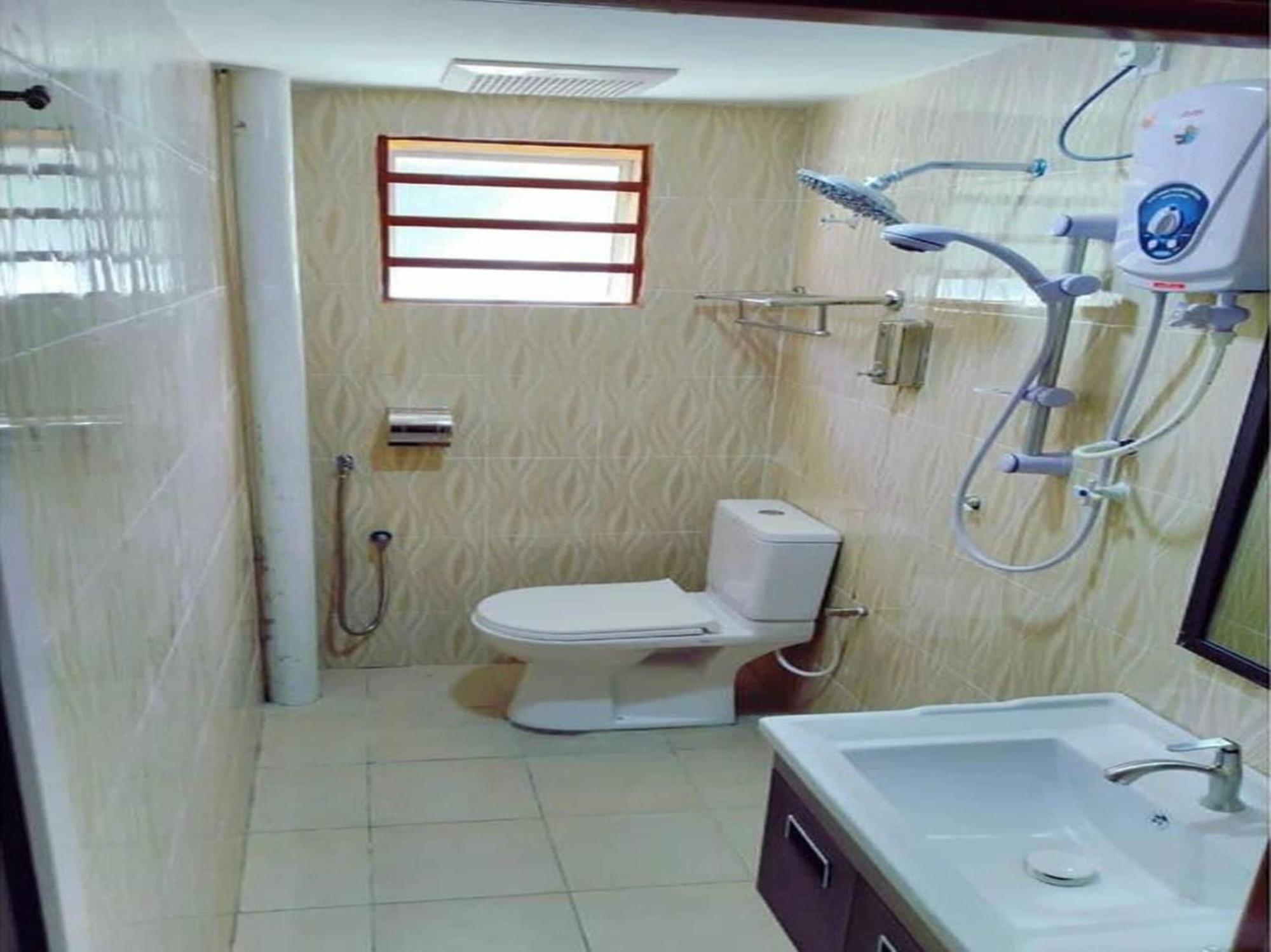 Hotel Puteri Miqaila Seri Iskandar Dış mekan fotoğraf
